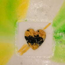 Load image into Gallery viewer, Bumblebee jasper foaming bath bomb
