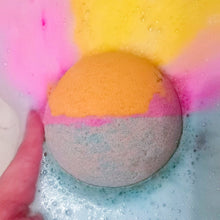 Load image into Gallery viewer, Blueberry and Vanilla Foaming Bath Bomb
