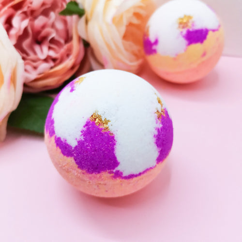 Melon and jasmine bath bomb