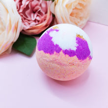 Load image into Gallery viewer, Melon and Jasmine Handmade Bath Bomb
