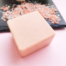 Load image into Gallery viewer, Peppermint Exfoliating Spa Salt Bar
