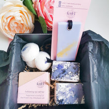 Load image into Gallery viewer, Personalised pamper gift box
