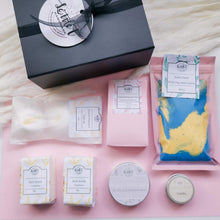 Load image into Gallery viewer, Personalised New Mum Pamper Box
