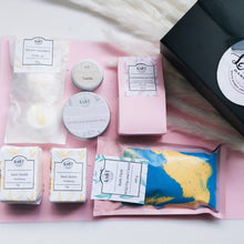 Load image into Gallery viewer, Personalised New Mum Pamper Box
