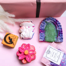 Load image into Gallery viewer, Fairy bath bomb gift box for girls
